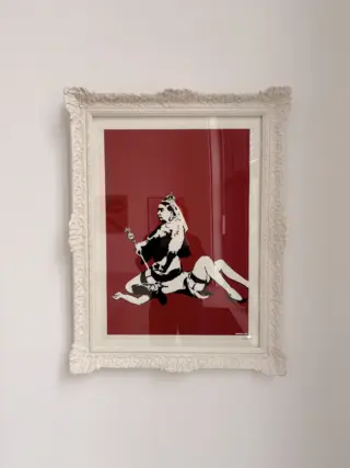 Queen Vic - Signed image 2