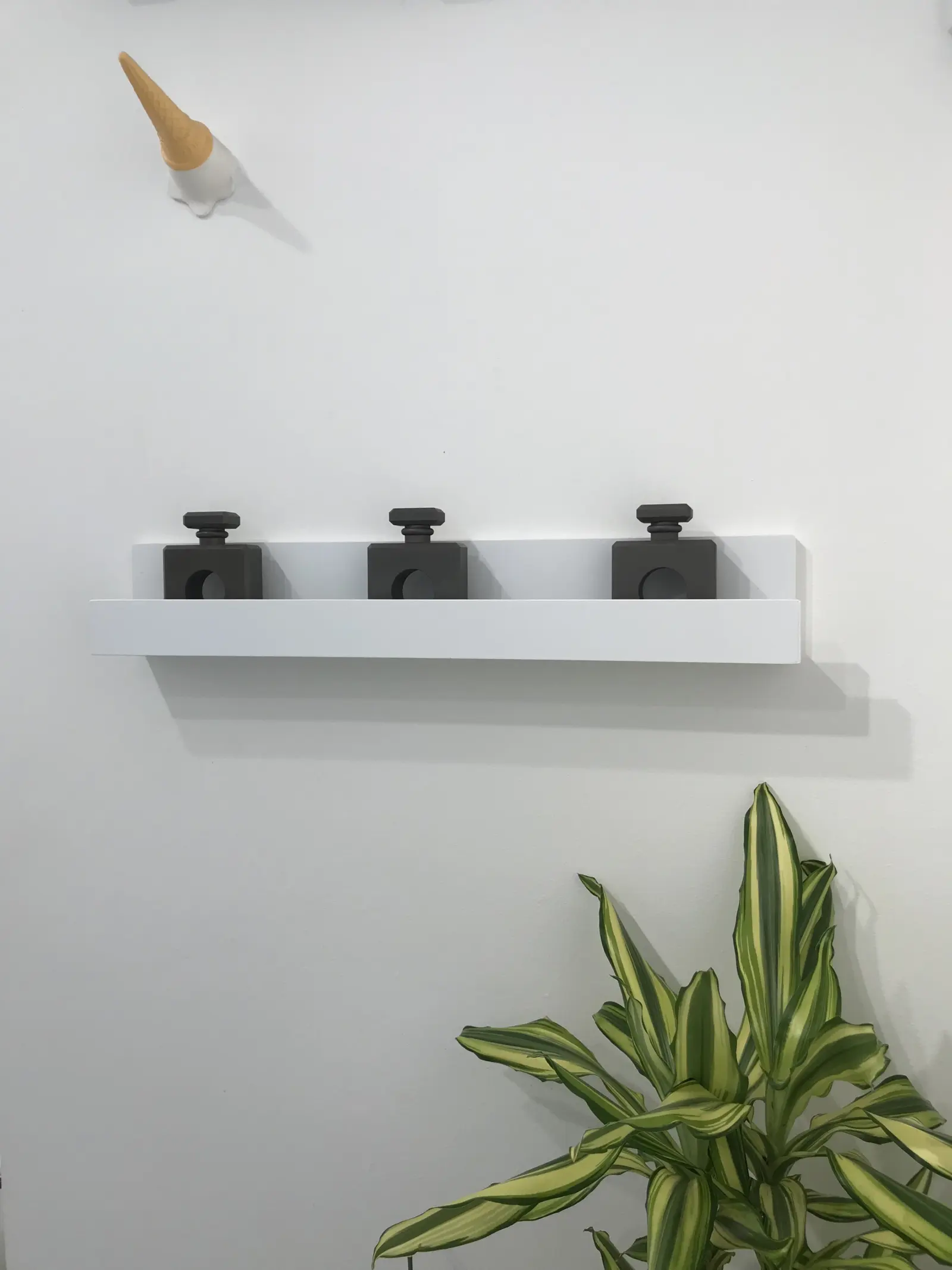 Hang-Up Collections | 01/2019