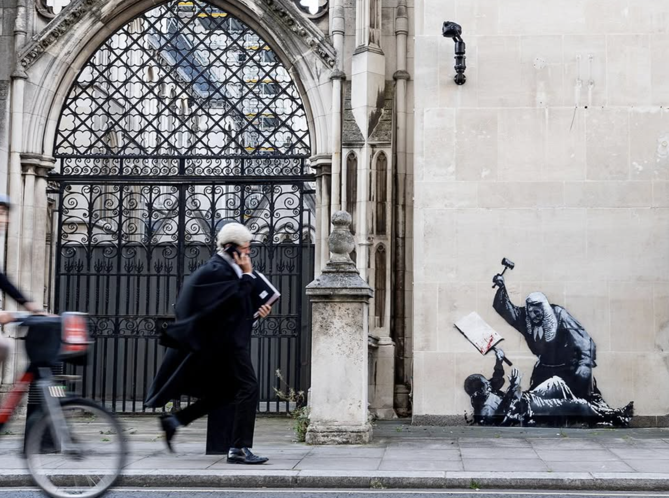 Banksy - Royal Courts of Justice