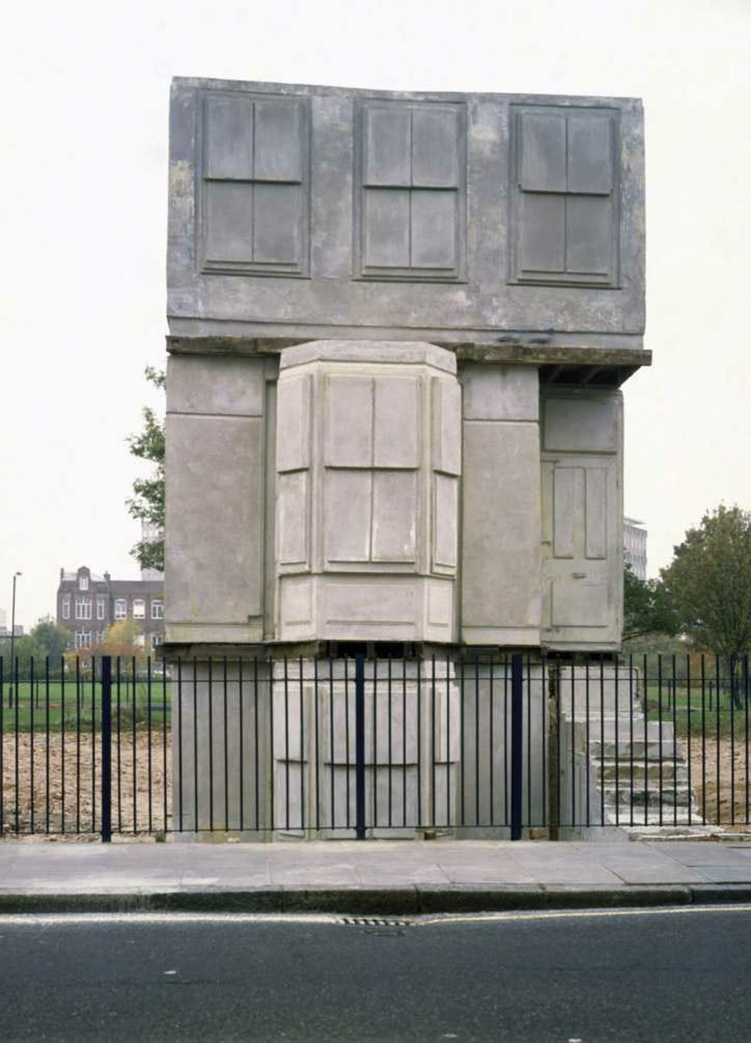 'Self', 1991 by Marc Quinn & 'House', 1993 by Rachel Whiteread