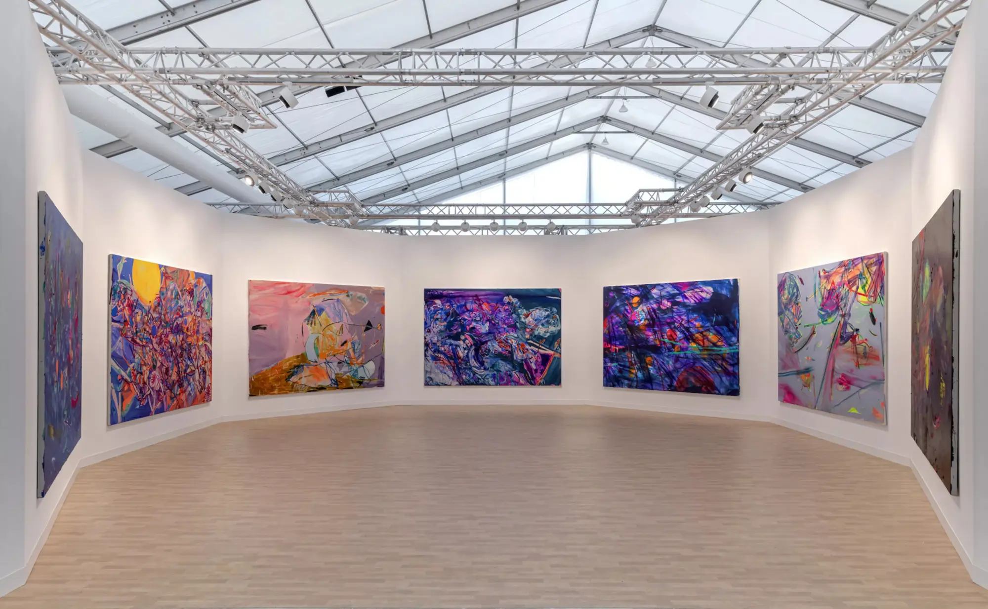 Jadé Fadojutimi’s solo presentation at Gagosian’s 2022 Frieze London stand sold out before the fair had even opened.