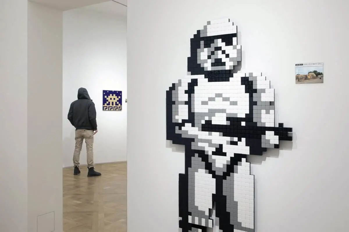 Installation shot of 4000 at Over the Influence in Paris.