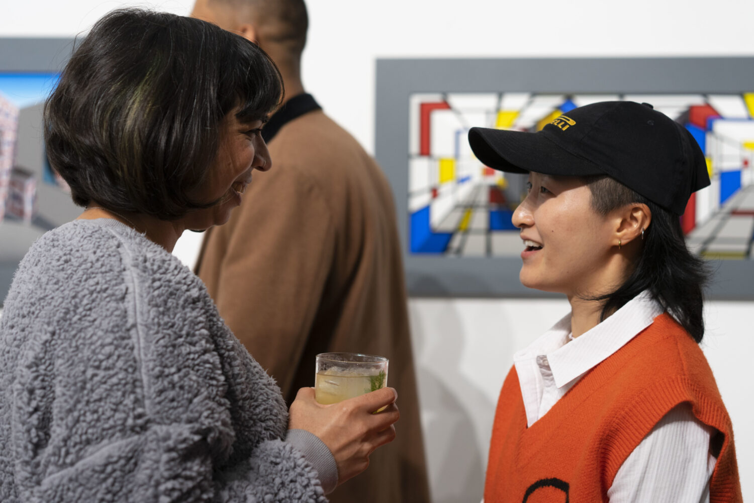 Hang-Up's Fabiola, Charlotte, Marian and Tinka with clients and friends of the gallery.