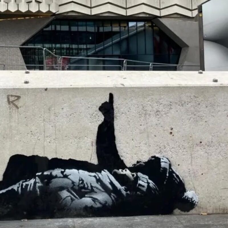 New Banksy's: Stargazing Children Become a Message on Homelessness